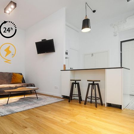 לבוב Well Located Cozy Place מראה חיצוני תמונה